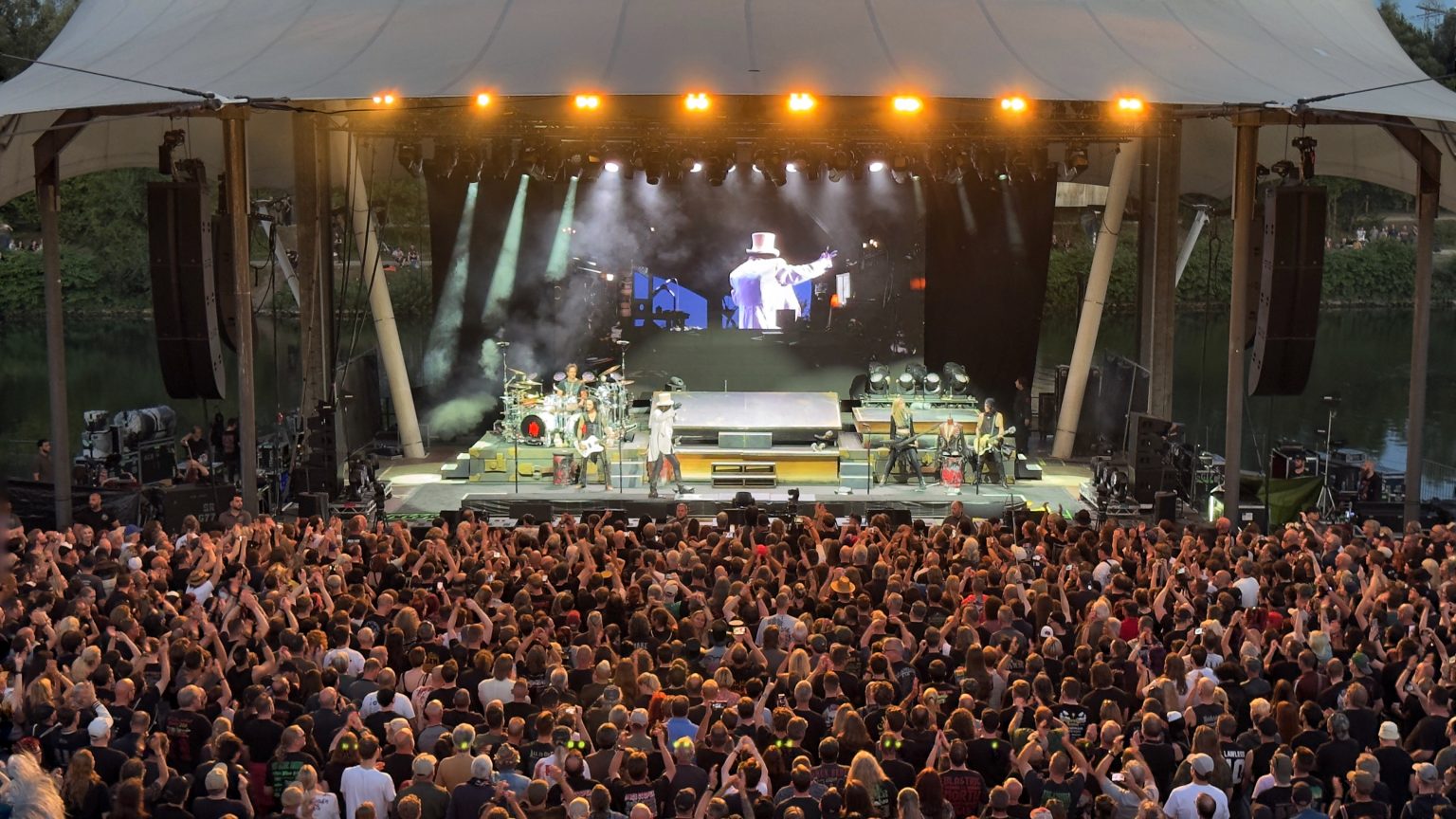 ALICE COOPER begeistert über 5.000 Fans im Amphitheater